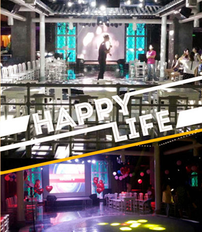 現(xiàn)場(chǎng)布置，好華美，好浪漫哦！