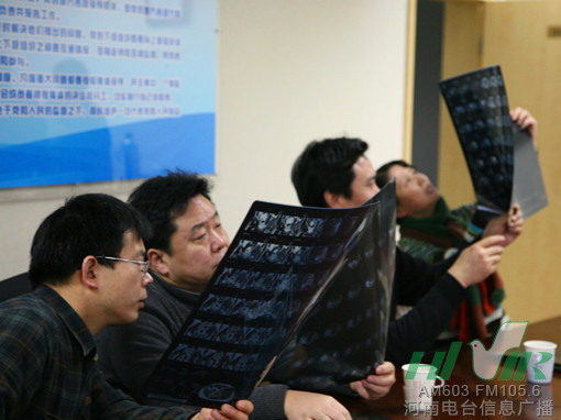 節(jié)目前，會診已經(jīng)開始