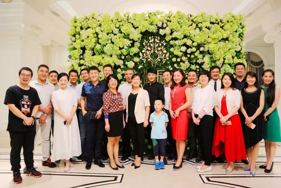 期待的時候，總是很長，相聚的時候，總是很短。