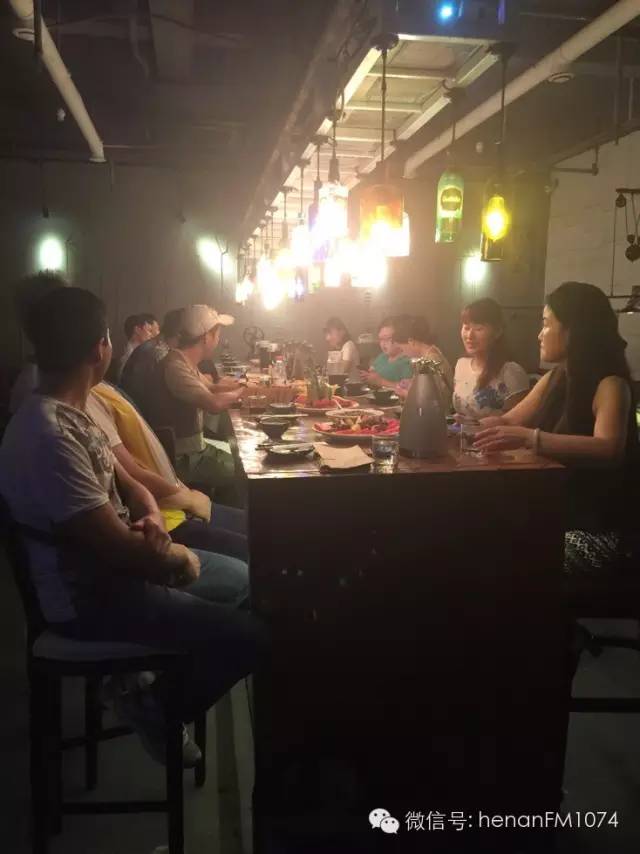 他們在干什么？