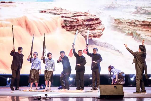 作為本場(chǎng)晚會(huì)的最后一個(gè)節(jié)目，《黃河大合唱》刷新你完全不一樣的體驗(yàn)。