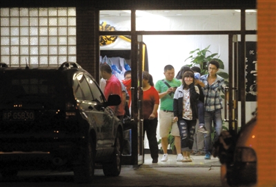 2012年9月17日，廠橋小學門口，一女子駕車錯將油門當剎車，撞死一男學生。