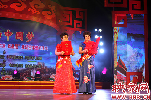 馬街書(shū)會(huì)圓滿落幕黃艷芳王雪會(huì)1.6萬(wàn)元獲書(shū)狀元