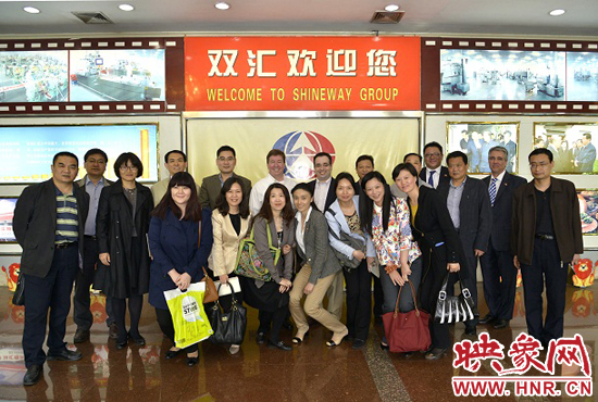 中美兩國商會(huì)代表團(tuán)參觀雙匯并座談交流 中美兩國商會(huì)代表團(tuán)參觀雙匯并座談交流