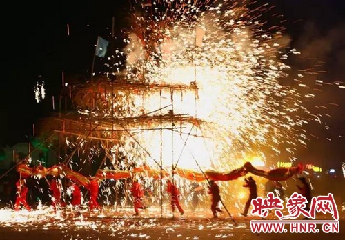 確山鐵花將登上萬眾矚目的春晚舞臺！