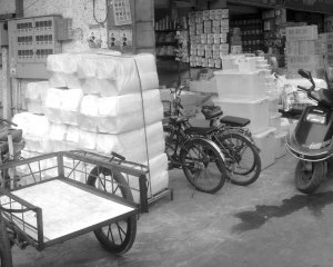 媒體暗訪全國最大發(fā)泡餐具產地 老板稱有毒從不用