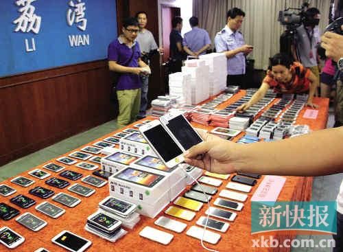 ■假冒手機(jī)。新快報(bào)記者曾泓/攝