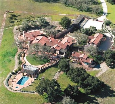 據(jù)稱這就是鄧文迪與布萊爾私會的“默多克牧場”。