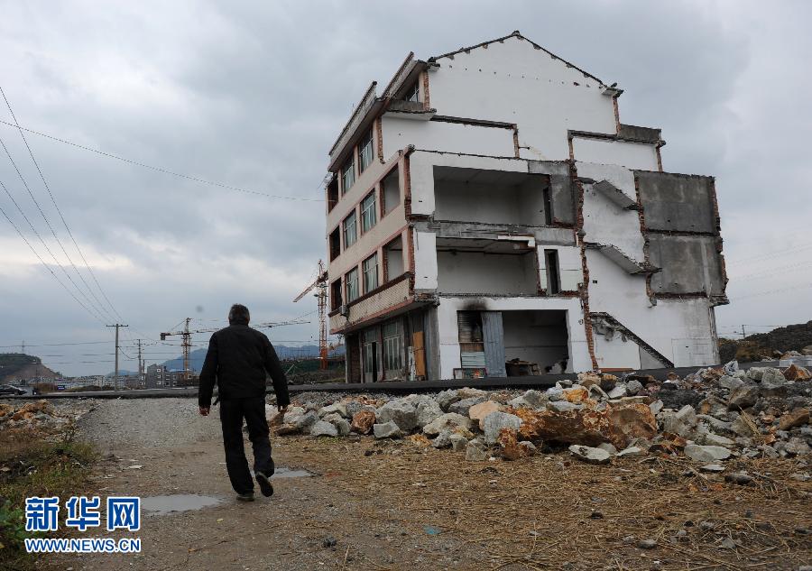 浙江溫嶺“最牛釘子戶”引各方關(guān)注 浙江溫嶺“最牛釘子戶”引各方關(guān)注