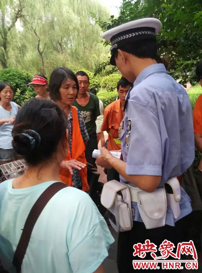 令人憤怒的是，這名老太太竟然報(bào)警說“她被環(huán)衛(wèi)工打了”