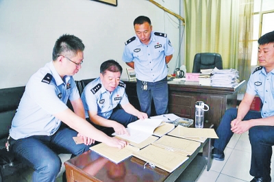 男子身負(fù)命案躲藏15年 靠拾廢品、打零工生活