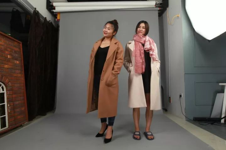 鄭州淘女郎:一天要換100多套衣服 日入過(guò)萬(wàn) 鄭州淘女郎:一天要換100多套衣服 日入過(guò)萬(wàn)