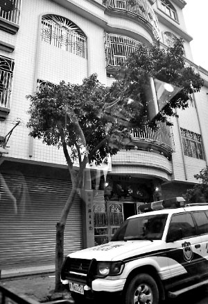 已經(jīng)被免職的陸豐“房爺”違規(guī)私用警車。