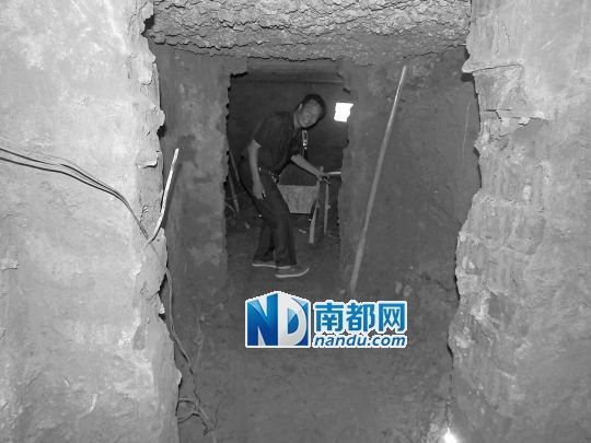 昨日，工人在地宮內(nèi)。CFP圖片