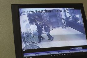 長沙市救助站提供的監(jiān)控視頻。組圖/記者華劍