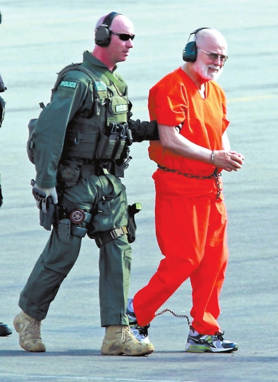 詹姆斯·巴爾杰（右）2011年資料圖片。圖/CFP