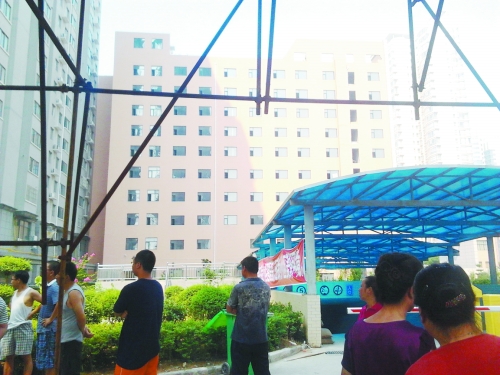 洛陽(yáng)小區(qū)會(huì)所改建成醫(yī)院 潛在醫(yī)療垃圾引人憂(yōu)