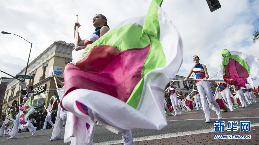 美國(guó)帕薩迪納舉行第124屆玫瑰花車游行 美國(guó)帕薩迪納舉行第124屆玫瑰花車游行