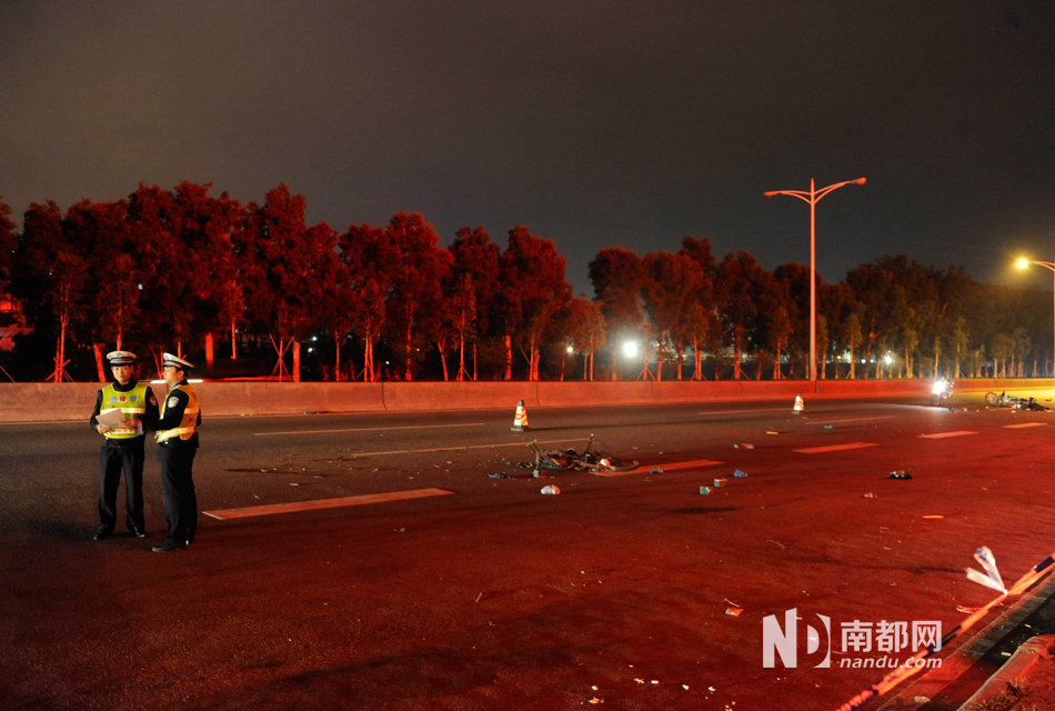 電動(dòng)車被撞引連環(huán)車禍 電動(dòng)車被撞引連環(huán)車禍