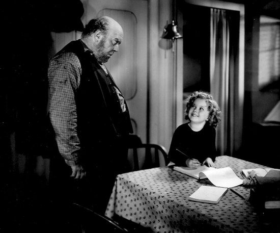 秀蘭鄧波兒去世 罕見(jiàn)大照片回顧童星一生