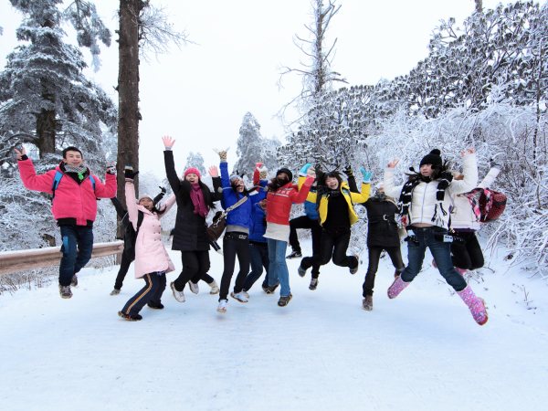沐浴拜佛峨眉山，吉祥如意大家沾