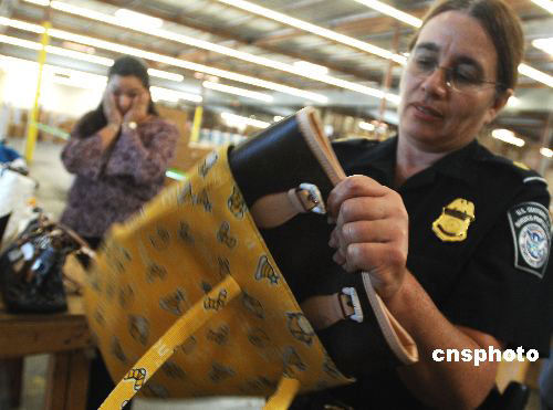 出國(guó)旅游海關(guān)檢查有講究 啥能帶啥不能帶？