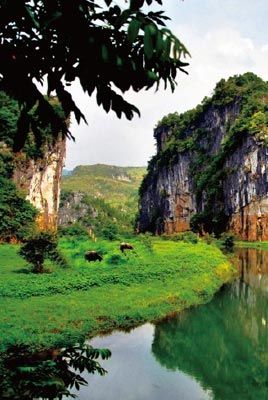 　　中國(guó)人對(duì)園林的喜愛更多是根源于一種隱逸遁世的情懷?！? complete=