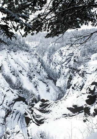 甜蜜初雪情侶游 國內(nèi)7大名山賞霧凇 甜蜜初雪情侶游 國內(nèi)7大名山賞霧凇