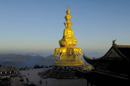 甜蜜初雪情侶游 國內(nèi)7大名山賞霧凇 甜蜜初雪情侶游 國內(nèi)7大名山賞霧凇