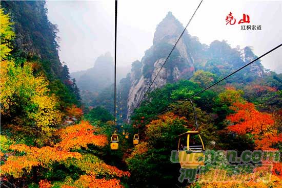 深秋去堯山賞紅葉、泡溫泉、拜大佛