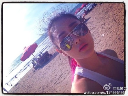 張馨予在印尼輕裝開工，但一想到要返回北京，即時打冷震