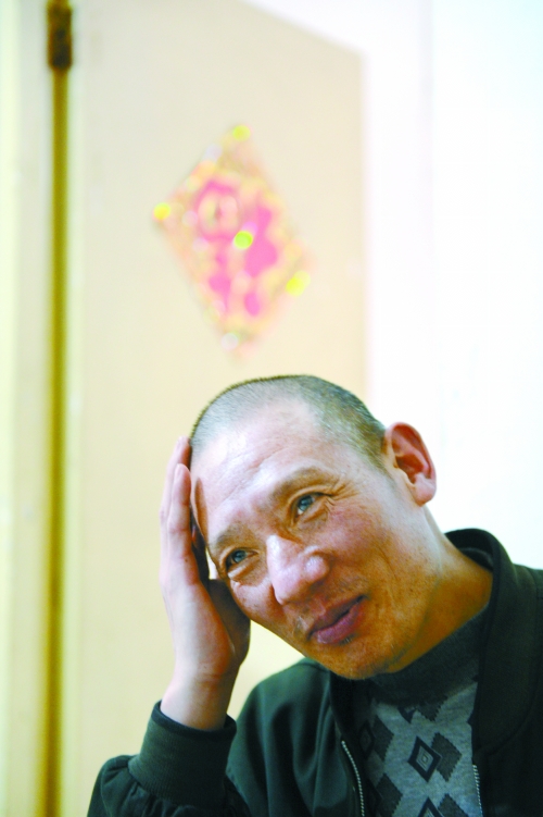 出看守所后,李懷亮的輕松表情越來越多。