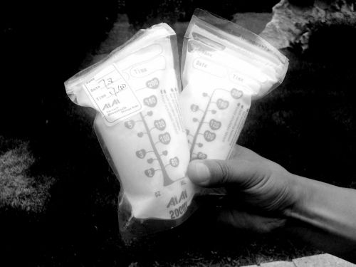 記者購(gòu)買到的“人奶”。