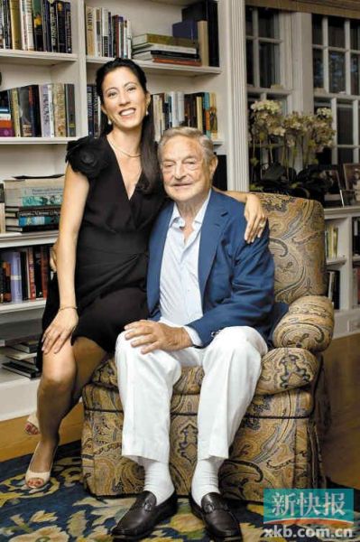 索羅斯及其未婚妻多美子。