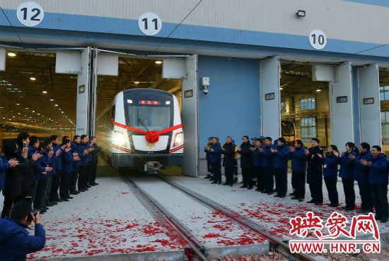 12月28日早上7點39分，編號為0111的列車駛出鄭東車輛段開往市體育中心站