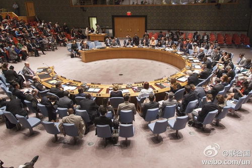 北京時(shí)間22日凌晨,聯(lián)合國(guó)安理會(huì)就澳大利亞提交的一份有關(guān)馬航墜機(jī)事件的決議草案進(jìn)行表決。