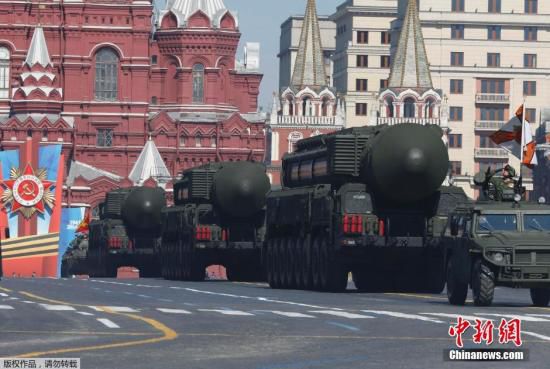 資料圖：2014年5月9日，俄羅斯舉行紀(jì)念衛(wèi)國(guó)戰(zhàn)爭(zhēng)勝利69周年的閱兵式，俄羅斯總統(tǒng)普京出席。