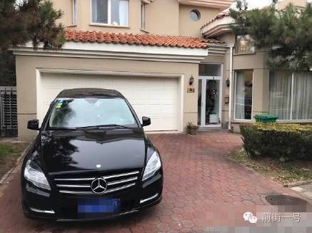 該外籍男子的車(chē)輛。（網(wǎng)友供圖）