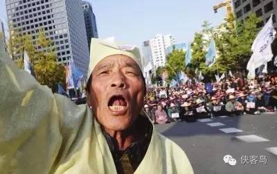 停不下來！這是韓國(guó)人民送給樸總統(tǒng)的《下臺(tái)歌》