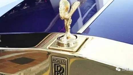 溫州一勞斯萊斯婚車高速上和鳥相撞：損失20萬(wàn)