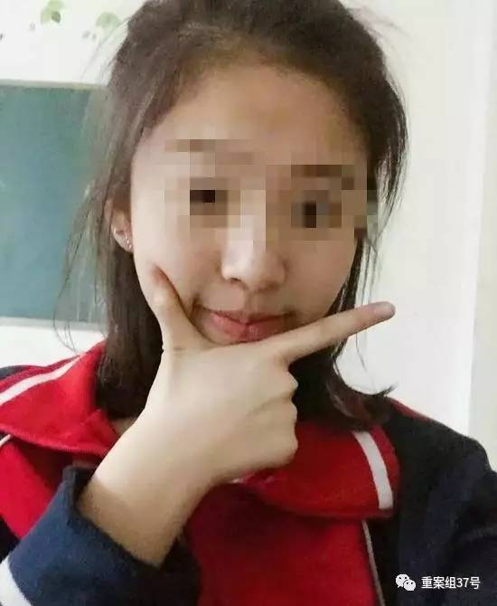 17歲高中男生教室里掐死女同學(xué)，被訴故意殺人和強(qiáng)奸