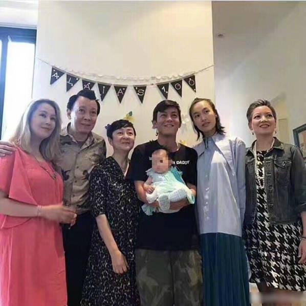 陳冠希女兒首曝光 陳冠希女友是誰？秦舒培個人資料照片家庭背景