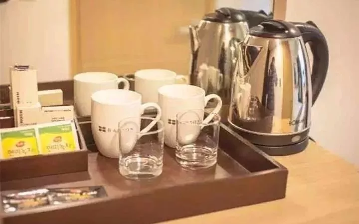 太惡心！女游客竟用酒店燒水壺煮自己的臟內(nèi)褲