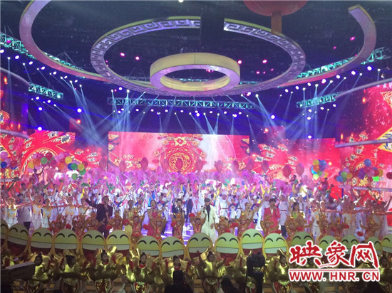 開場歌舞《點(diǎn)贊幸福年》