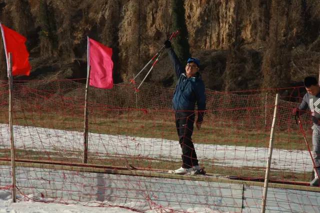 這幾個帥氣的姿勢，真的像專業(yè)級選手了呢