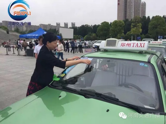 省文明辦專職副主任張曼如，對愛心助考活動的舉辦給予高度評價(jià)。