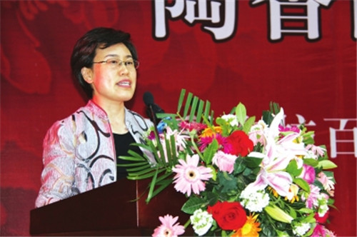 洛陽(yáng)市委常委、組織部部長(zhǎng)，洛陽(yáng)市關(guān)心下一代工作委員會(huì)主任陳向平致辭