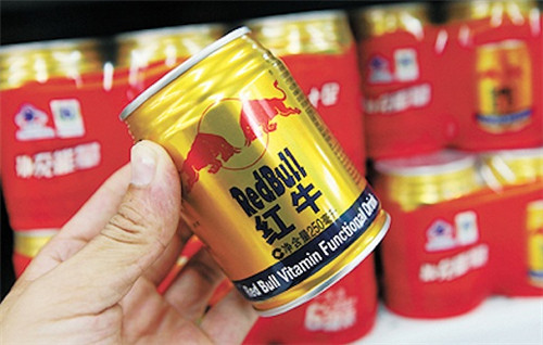 紅牛腹背受敵？