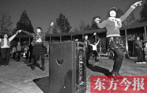 做到既讓跳舞的人有地方，又不影響他人休息，這才是化解矛盾的根本出路