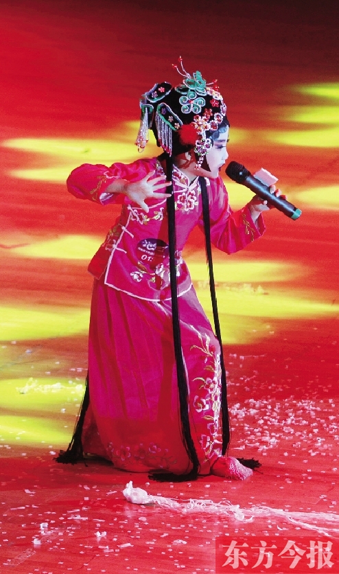 11月16日，《非常6+1》河南區(qū)總決賽現(xiàn)場(chǎng)，入圍選手們上演了一場(chǎng)精彩的比賽